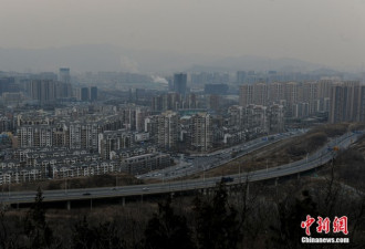 实拍北京六环外的北漂:安家高速外上下班4小时