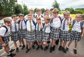 英国中学不准穿短裤上学 于是50名男生改穿女裙