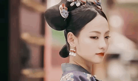 她用“撒娇”击败章子怡袁咏仪，成为最热女星