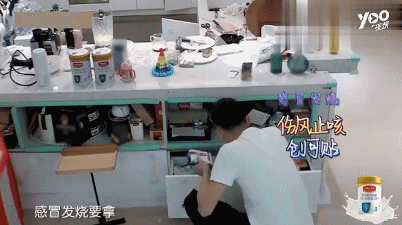 她用“撒娇”击败章子怡袁咏仪，成为最热女星