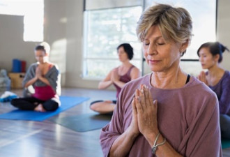 研究显示：练瑜伽有助于治疗腰背痛