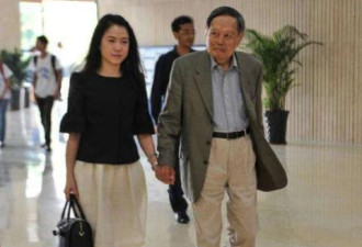 43岁翁帆与97岁杨振宁近照曝光 越来越年轻