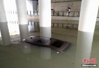 桂林暴雨袭城致多处内涝 部分学校停课