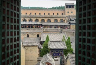 他深受康熙器重 冒杀头风险在老家盖“故宫”