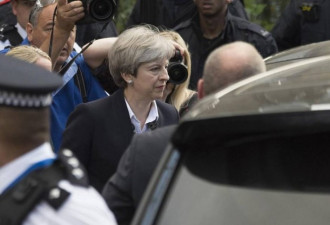 大火失踪者或全罹难 伦敦民众围堵首相讨说法