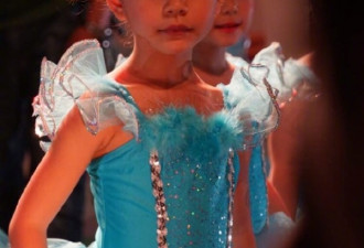 刘烨女儿霓娜跳芭蕾，眼神和气质太惊艳了！