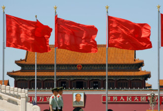 北京两会期间维稳力度空前 临街的窗户不能开！