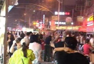 辽宁锦州一夜市液化气泄漏遇明火闪爆 11人受伤