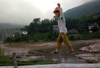 父亲为儿策划捷径走钢丝拿吉尼斯记录当网红