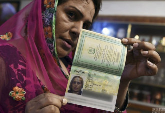 巴基斯坦向变性者签发首例&quot;第三性别&quot;护照