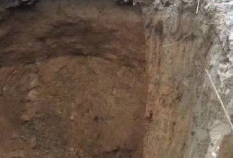一村民卧室塌陷1人失踪 挖地15米找不到