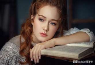 俄罗斯23岁“高颜值班主任”，好羡慕她的学生