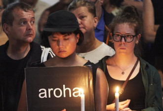 人们聚在墨尔本，纪念新西兰恐袭中丧生的人