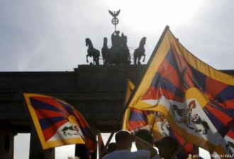 西藏起义60年纪念日 德国城镇 NGO&quot;亮出旗帜&quot;