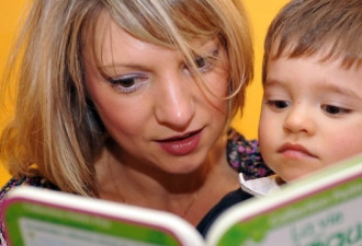 快乐家庭：每天和孩子一起读书1小时