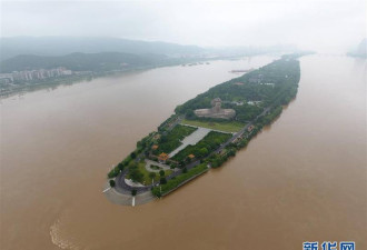 湖南长沙持续暴雨 网友：橘子洲变&quot;航母&quot;