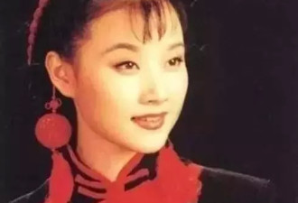 宋祖英老到无人识女神形象破灭，老公身份曝光