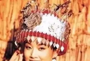 宋祖英老到无人识女神形象破灭，老公身份曝光