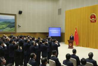 中国国务院62官员宣誓 李克强让谁过好日子
