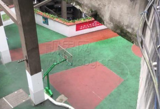 重庆再现魔性建筑:10楼空中走廊 梯形篮球场