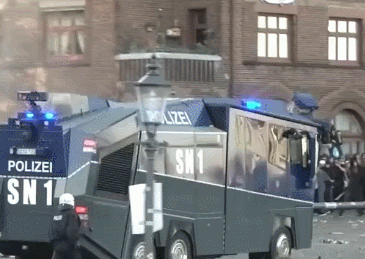 德国万人抗议G20 激烈冲突已致76名警察受伤