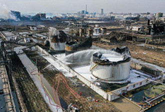 响水爆炸：妻子光脚刨砖救丈夫 夫妻又连救6人