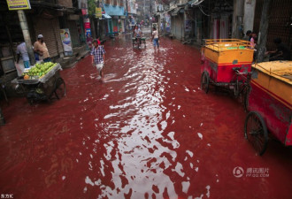 孟加拉国首都街头暴雨过后“血流成河”