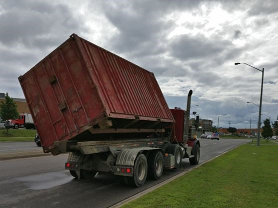 Leaning truck