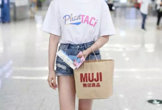 锦鲤体质也救不了形象！杨超越海里吐痰引骂战