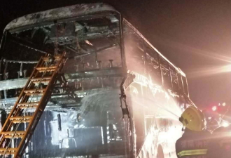 湖南客车起火致26死：系乘客携带烟火药引爆燃