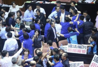 立法院打架:台湾“家丑”中隐藏的民主危机