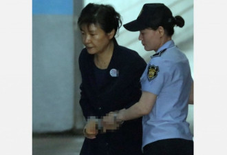 被曝行为怪异，朴槿惠入狱后精神错乱？