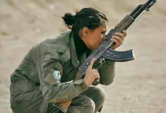 库尔德女兵用中国枪   美《国家利益》杂志酸了