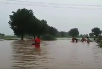 印洪灾致逾200人死亡 印媒批莫迪只顾家乡救灾