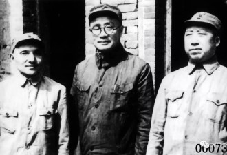 战功卓越却未获军衔死后朱德送行邓小平致悼词