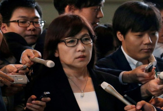 四面楚歌 为何安倍不敢开除稻田朋美？