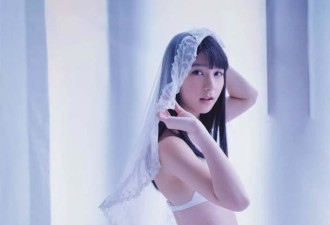 清纯日本美少女，她拥有世界第一美背的称号