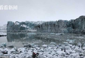 冰岛冰川崩塌:巨浪瞬间袭来 游客惊慌逃命