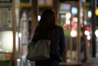 日本14岁少年与小1岁女友私奔 被抓才知其28岁
