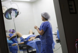 美国医院手术室里藏摄像头，近2000女性被偷拍