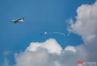 中俄战机开赛前一天 两国训练照片曝光