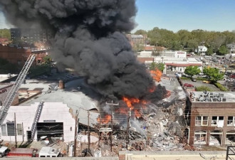 美国气体爆炸整幢建筑倒塌 至少1死15伤