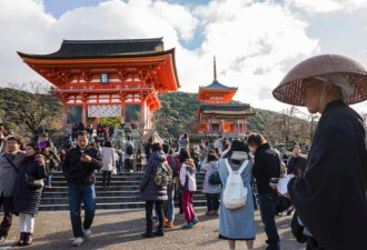 上半年访日游客再增17% 日本拟向外国游客征税