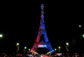 巴黎迎来新偶像!埃菲尔铁塔为内马尔亮灯