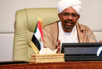 太贪婪了！苏丹独裁总统家中搜出近9亿现钞