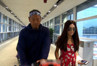 温碧霞与丈夫双双现身 甜笑称两人不会再分居