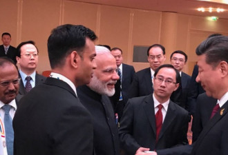 印媒晒照习近平与莫迪握手 中国否认双边会晤