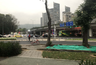 深圳致11死暴雨 突然间涨水 跑都跑不赢