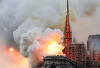 泰坦尼克号沉没百余年后 巴黎圣母院被大火吞噬