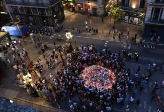 巴塞罗那恐袭遇难者来自欧美 各国声援西班牙